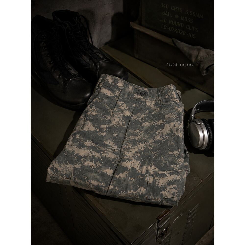 US Army ACU Digital Camo Cargo Pants Medium 31x35 Tactical Gorpcore
